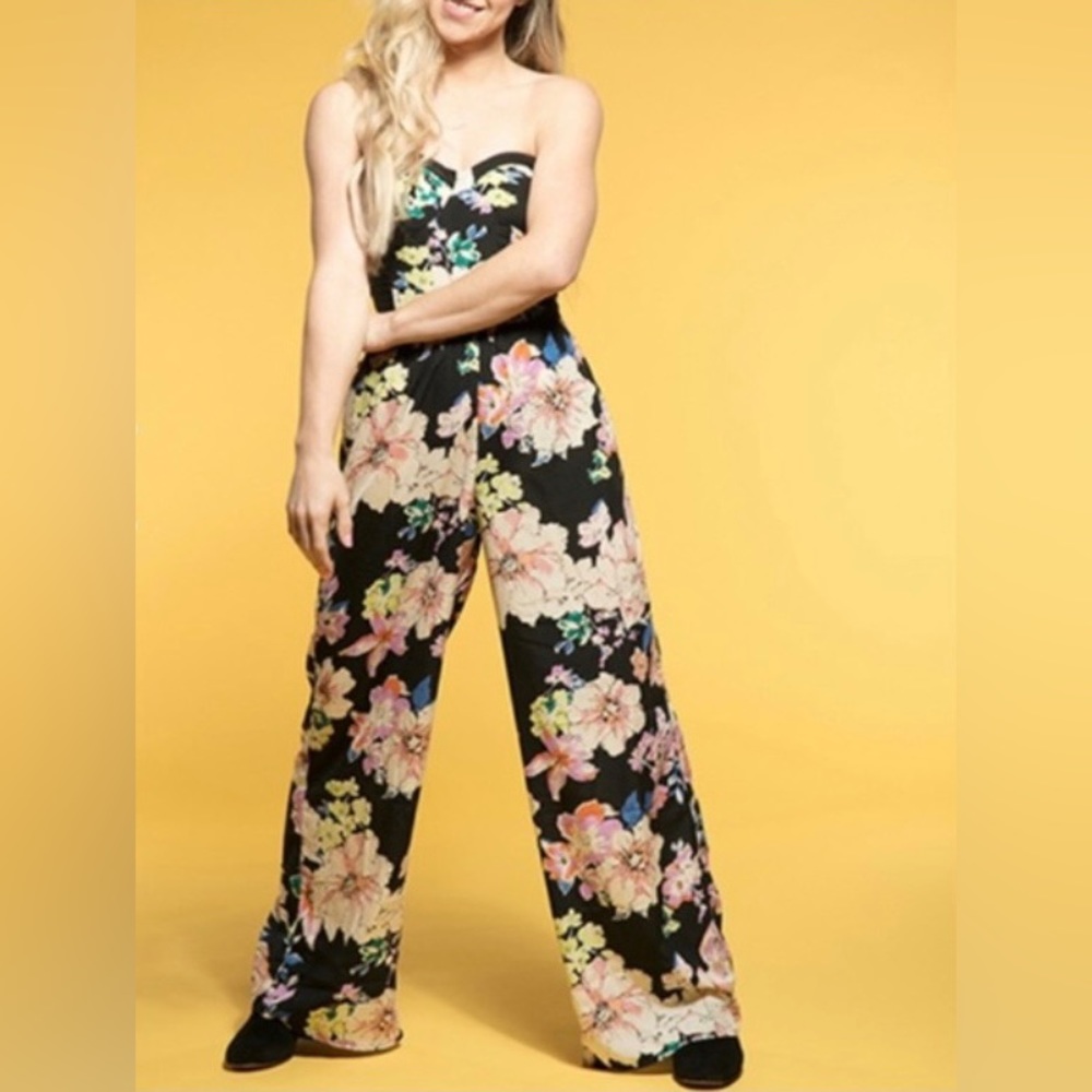 💫HP‼️💫 BAND OF GYPSIES Strapless Wide Leg Jumpsuit in Floral Print, Size Large